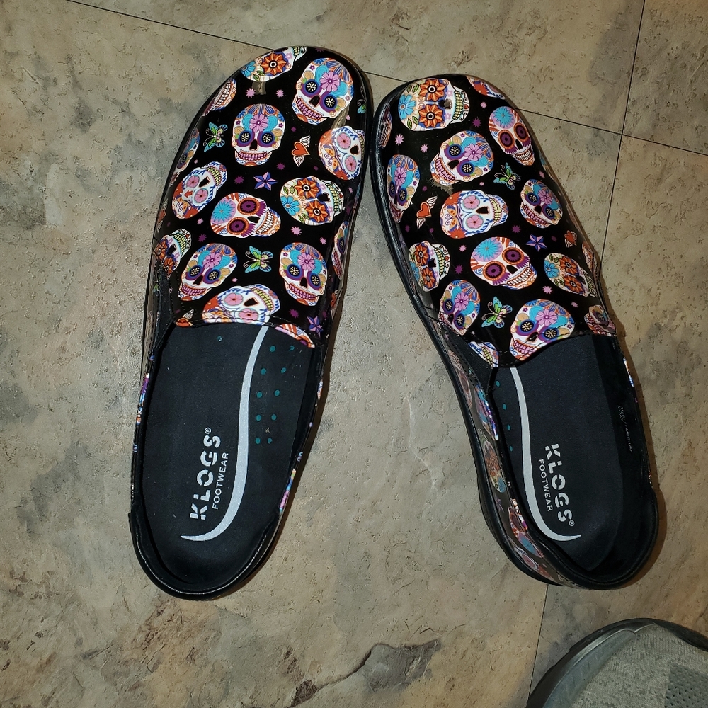 Nursing clogs